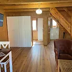 Letniskowe Nad Jeziorem Kazub 別荘 Cieciorka