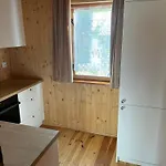 Letniskowe Nad Jeziorem Kazub 別荘 *