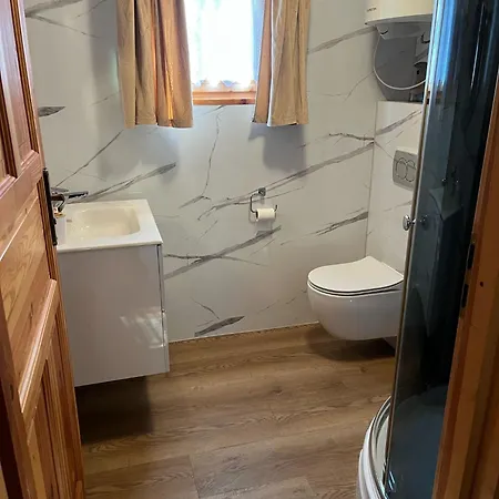 Letniskowe Nad Jeziorem Kazub Σπίτι διακοπών