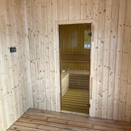 Letniskowe Nad Jeziorem Kazub Σπίτι διακοπών Cieciorka