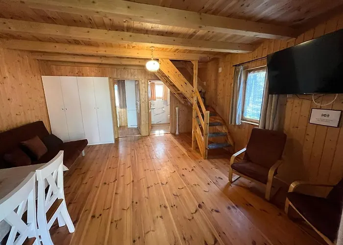 Letniskowe Nad Jeziorem Kazub *