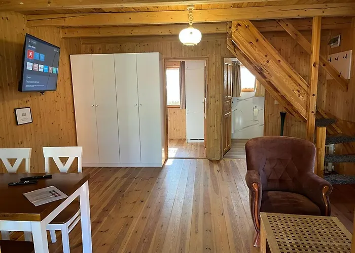 Letniskowe Nad Jeziorem Kazub 別荘 Cieciorka